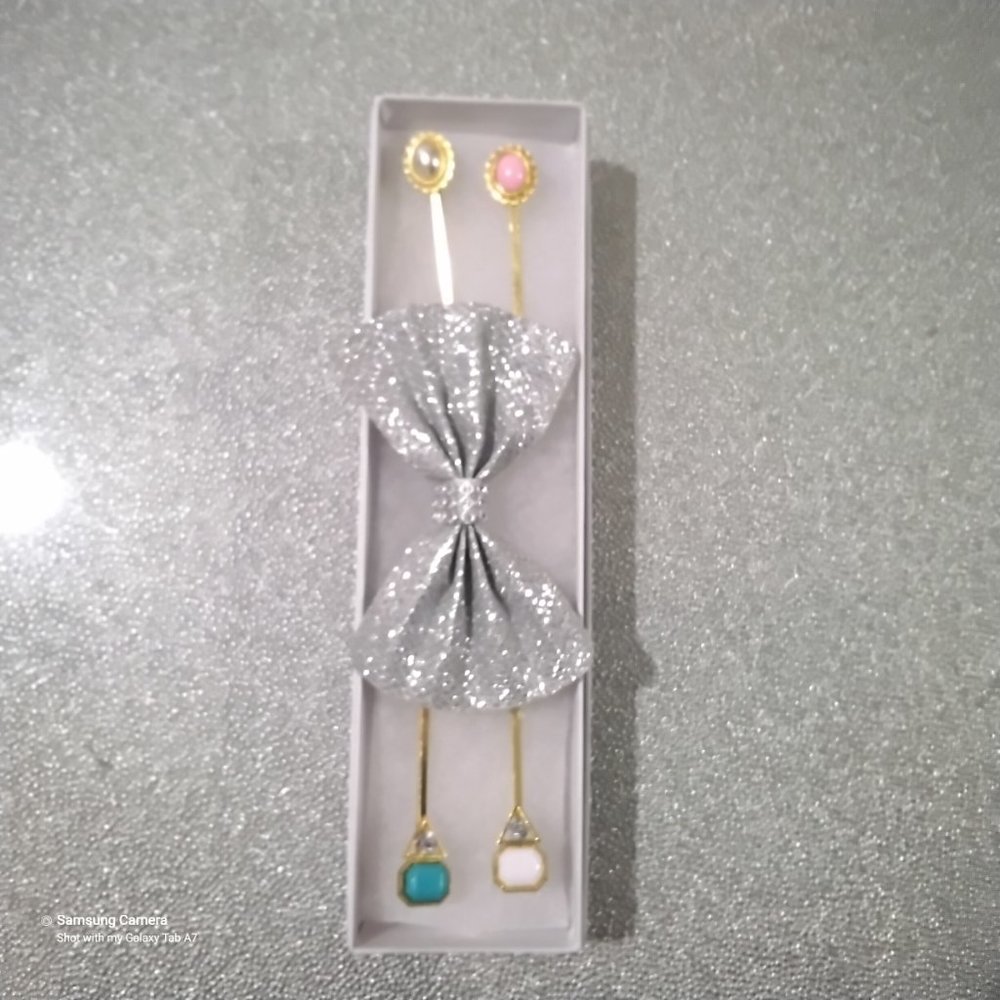 5 Decorative Hair Barrettes & Bobby Pins in Gift Box Assorted NEW In Jewelry Box